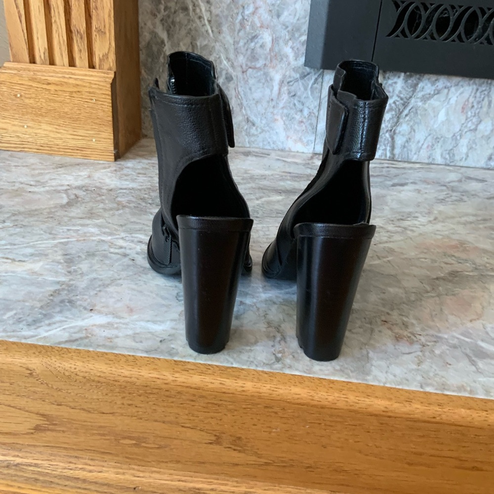 Calvin Klein leather peek toe heels - Picture 6 of 8